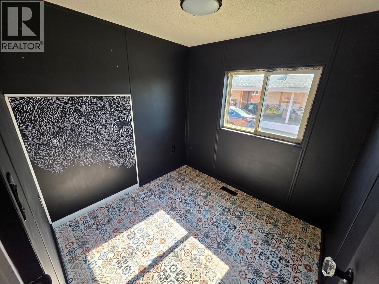 169 9207 82 Street Property Photo 13