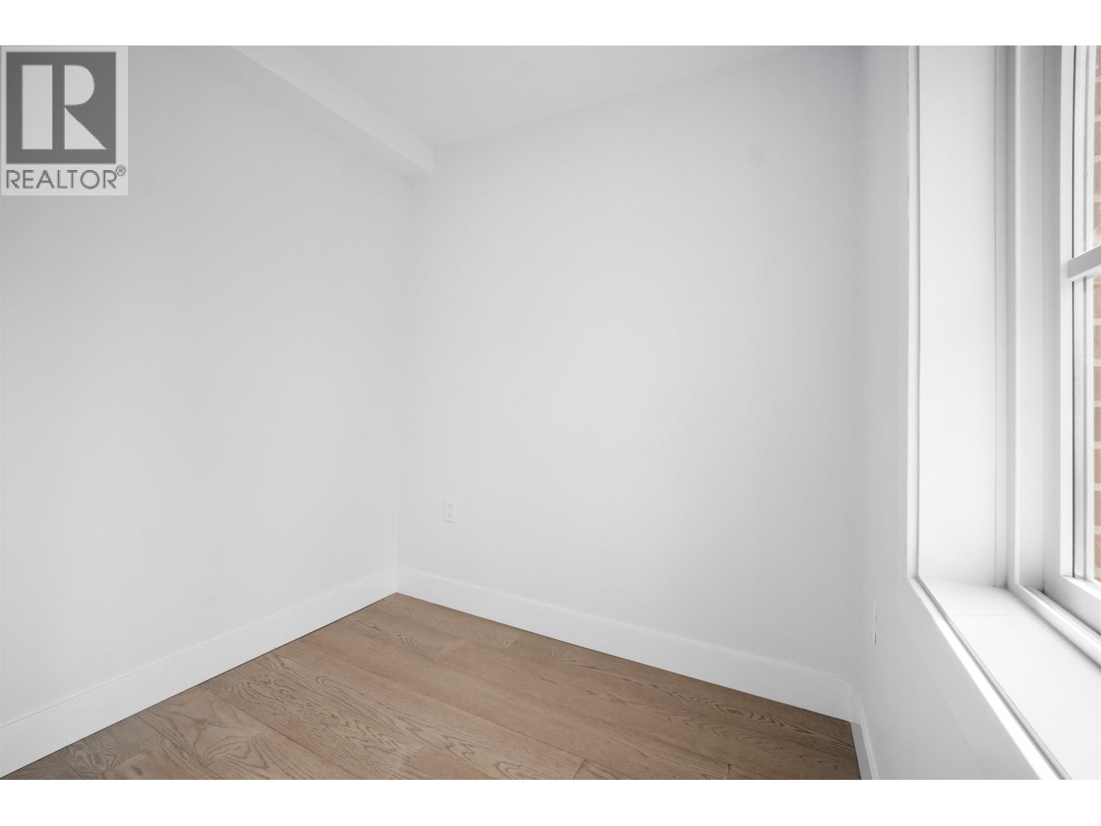 7 5377 8a Avenue Property Photo 14