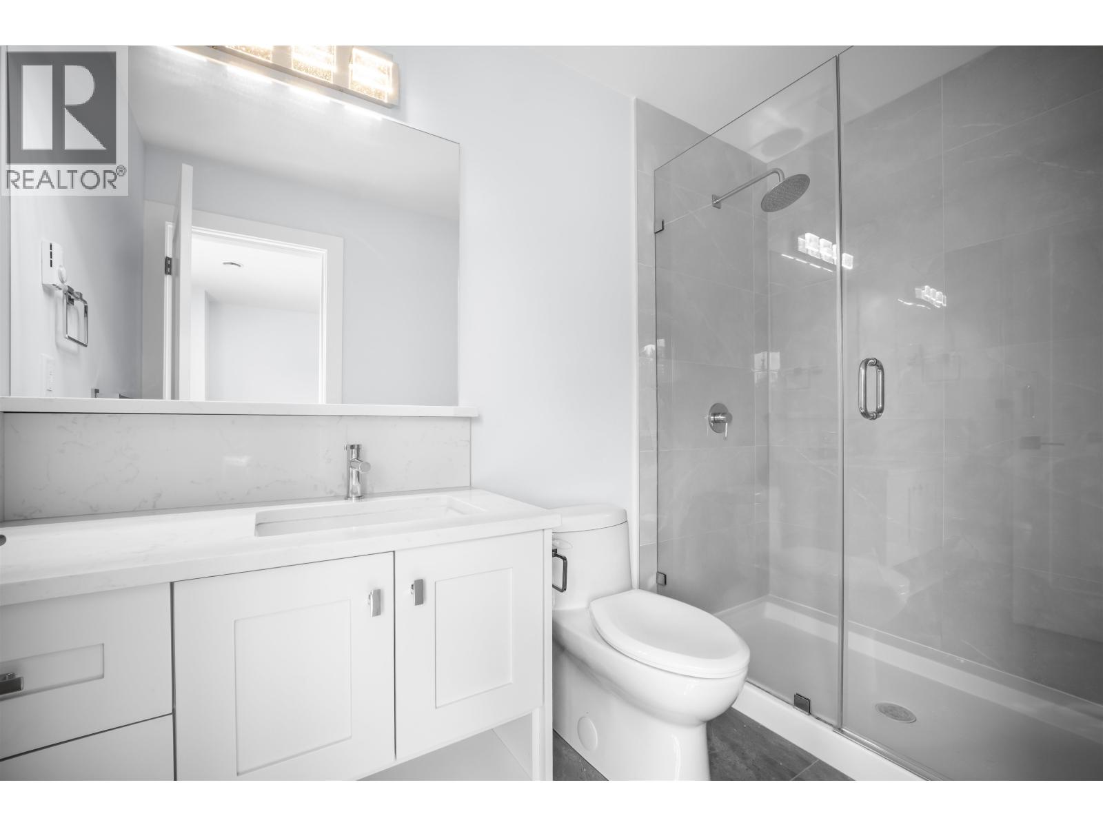 7 5377 8a Avenue Property Photo 17