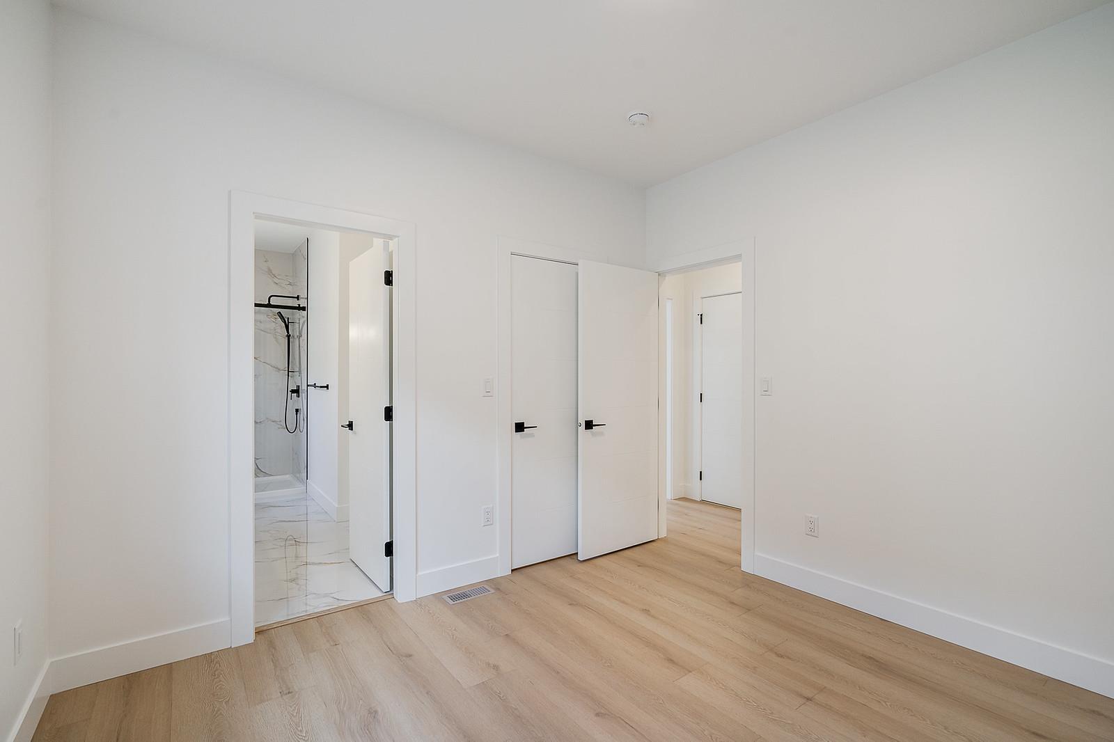 16673 16 Avenue Property Photo 21