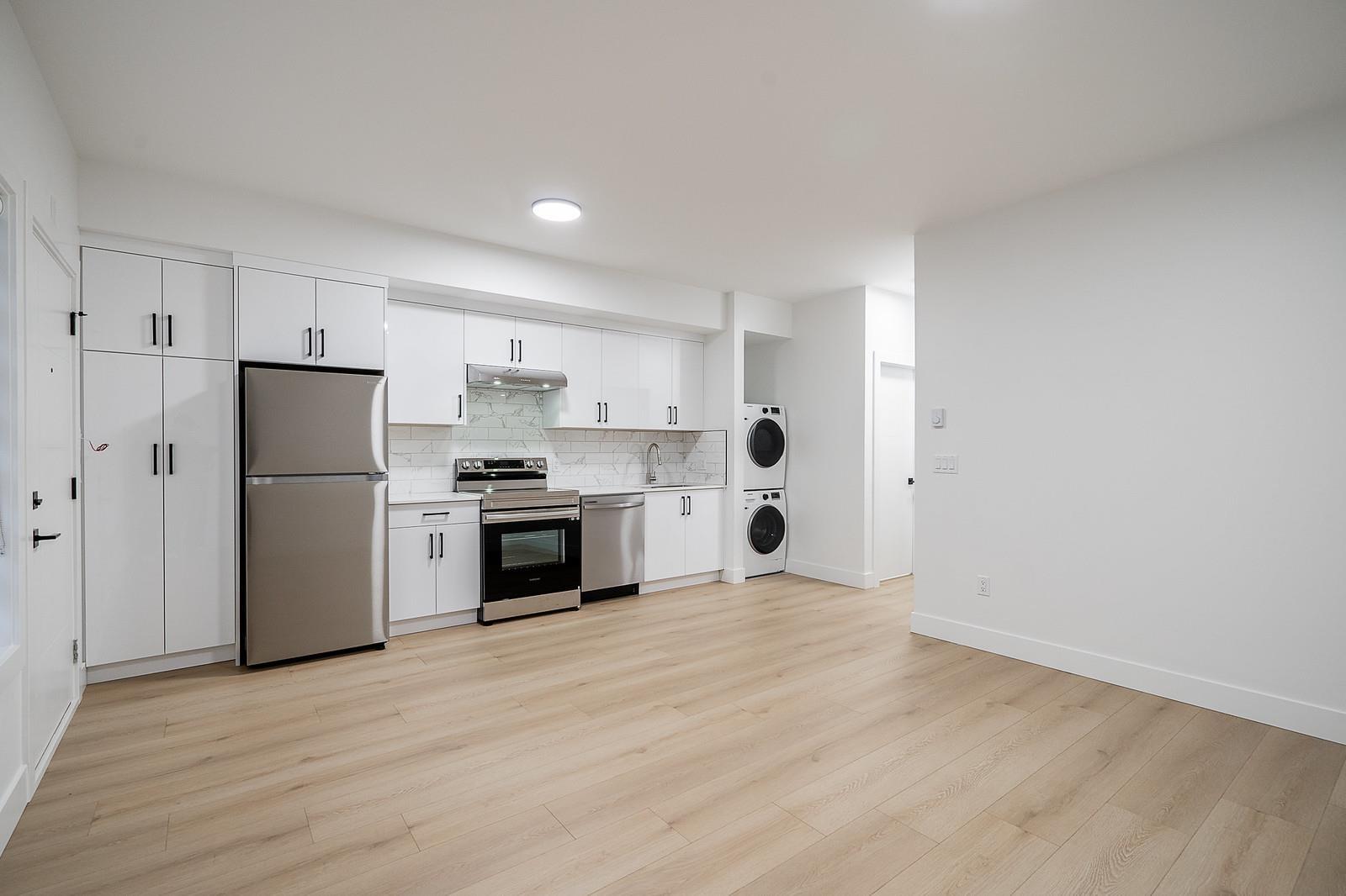 16673 16 Avenue Property Photo 28