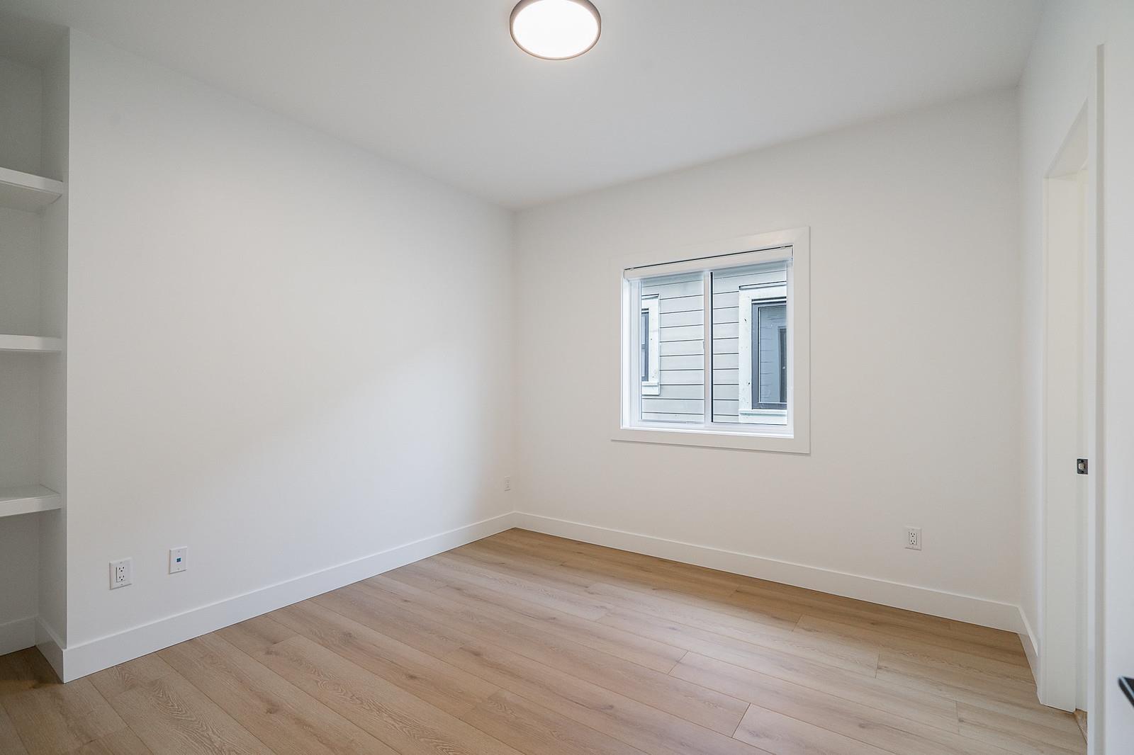 16673 16 Avenue Property Photo 30