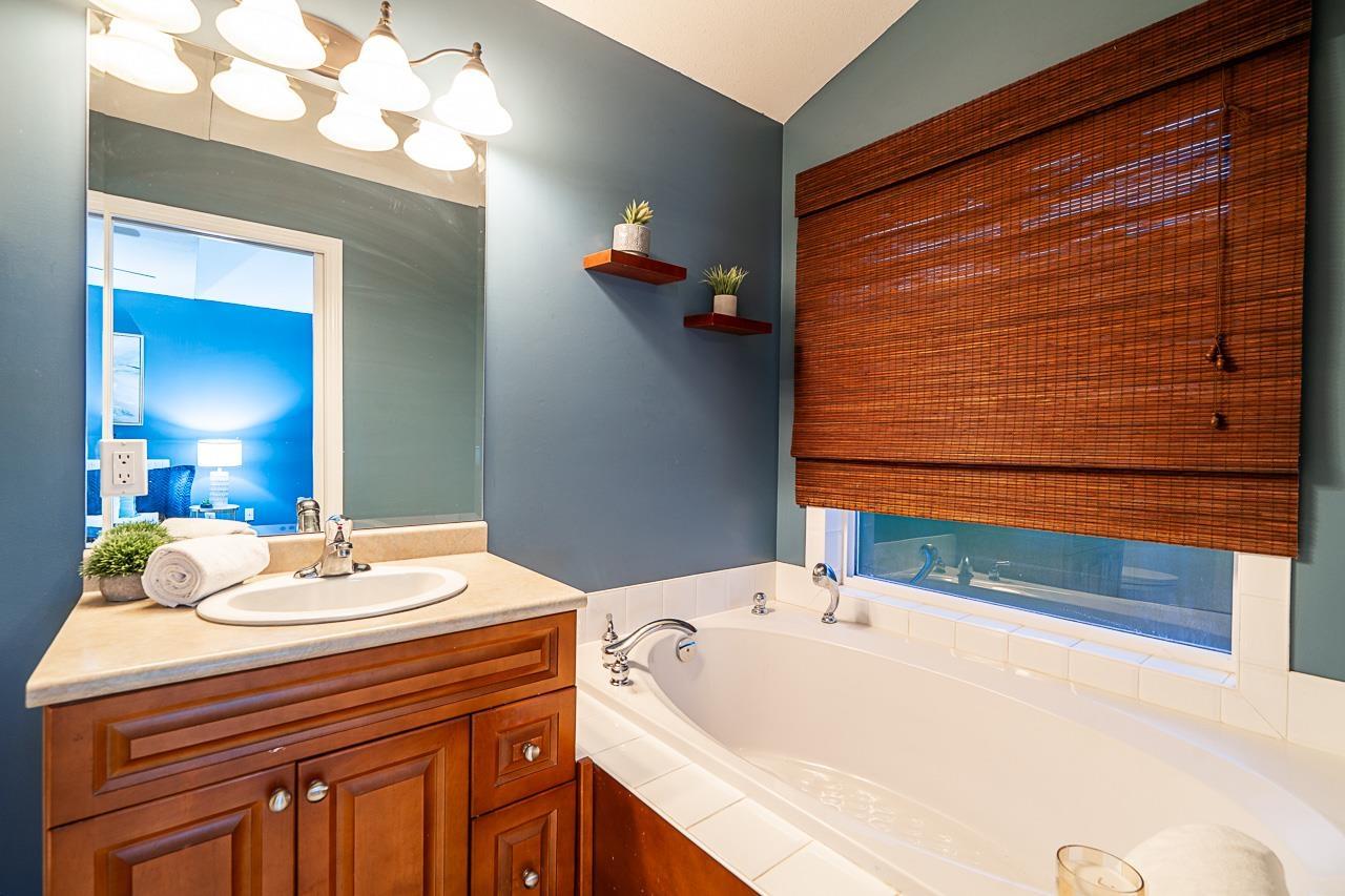 26880 25a Avenue Property Photo 18