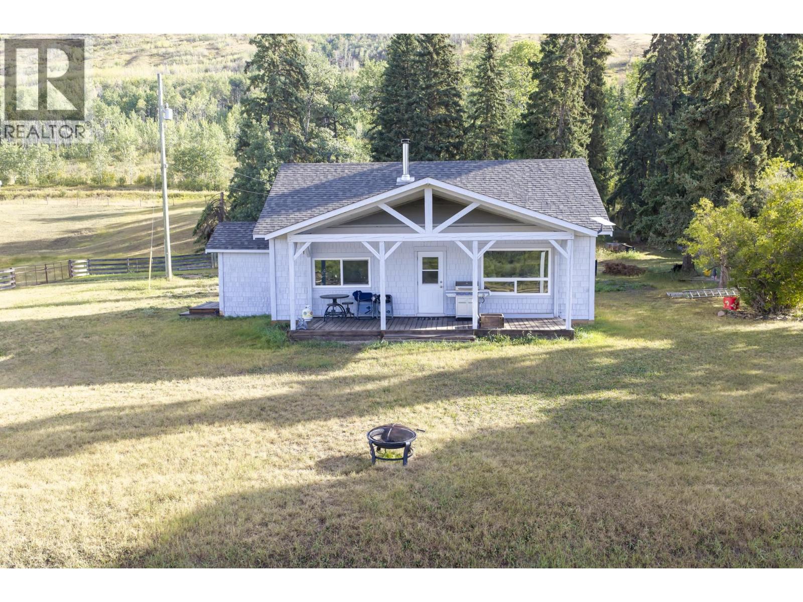 10443 Nithi Pit Road Property Photo 2
