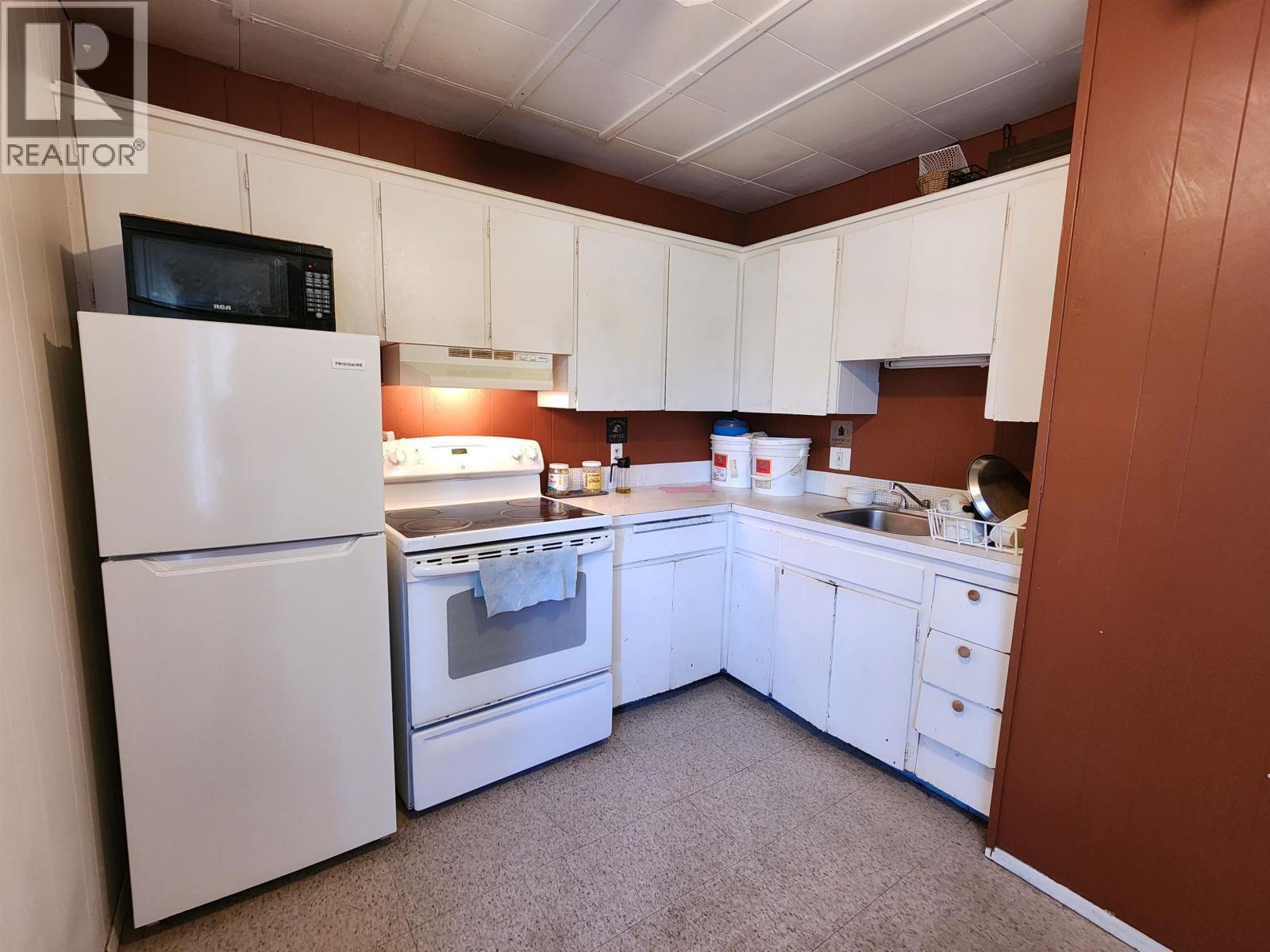 1944 Poplar Avenue Property Photo 4