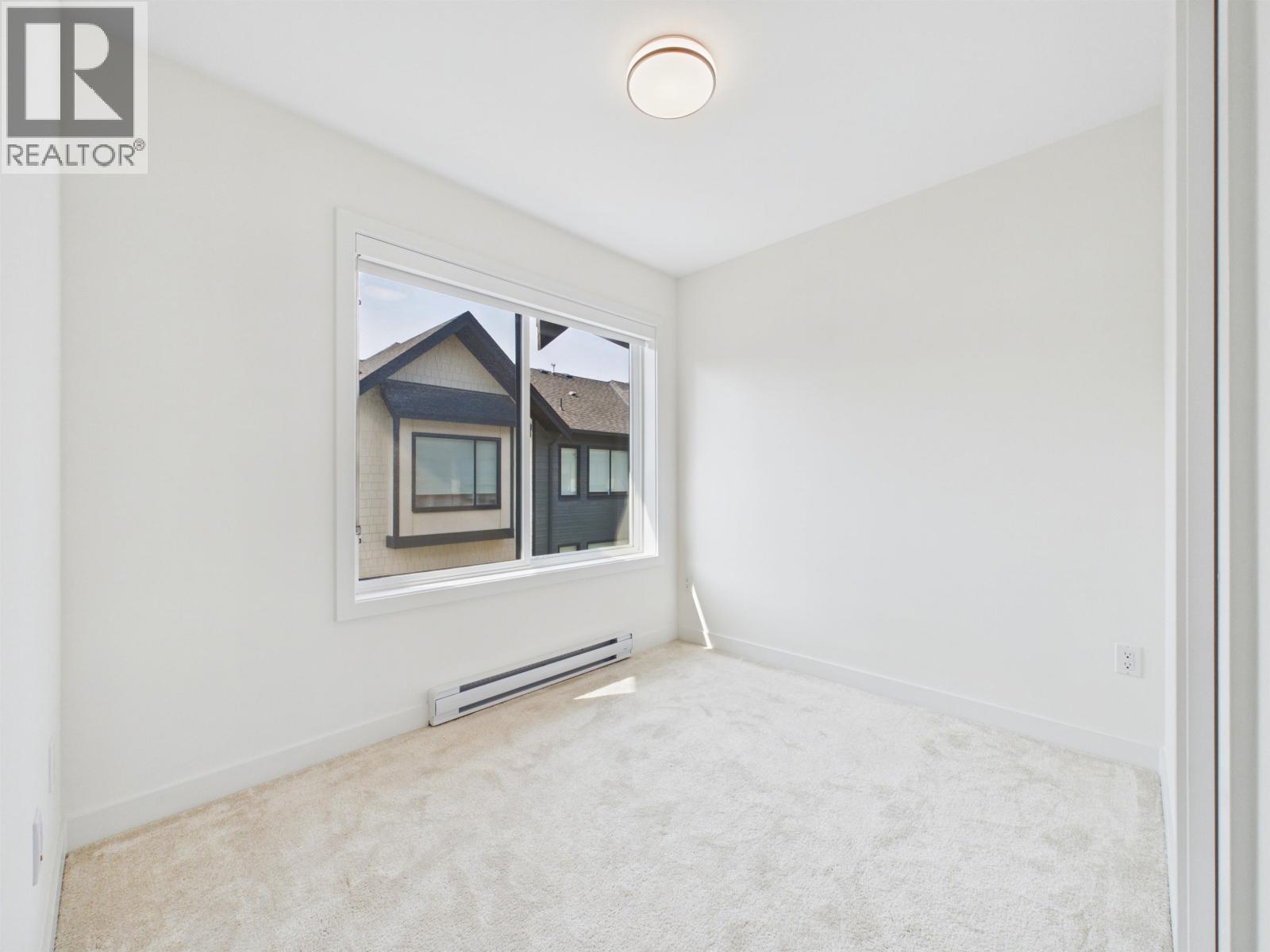 96 4337 Boundary Road Property Photo 16