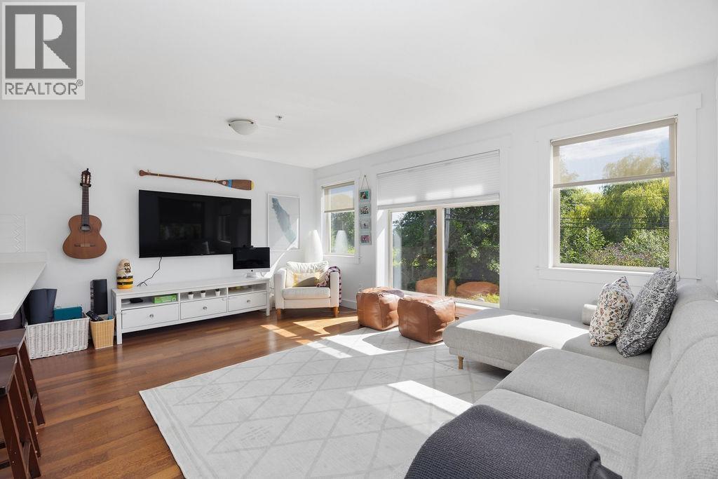 201 414 GOWER POINT ROAD Property Photo 1