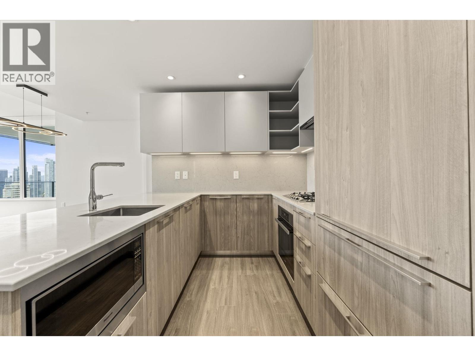 2902 6699 Dunblane Avenue Property Photo 4