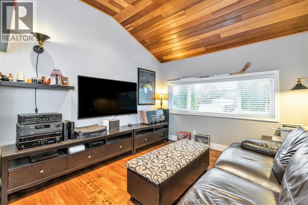 4729 60b Street Property Photo 10