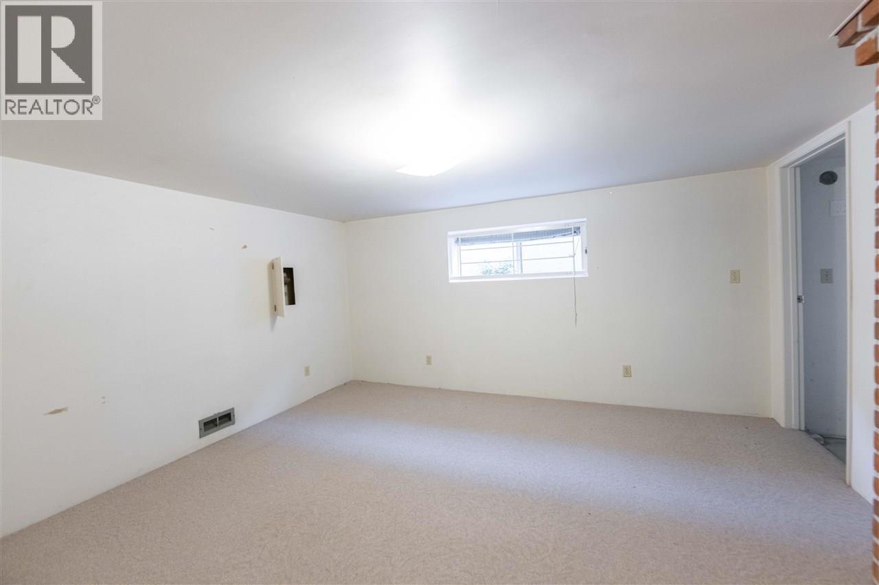 4674 W 4th Avenue Property Photo 16
