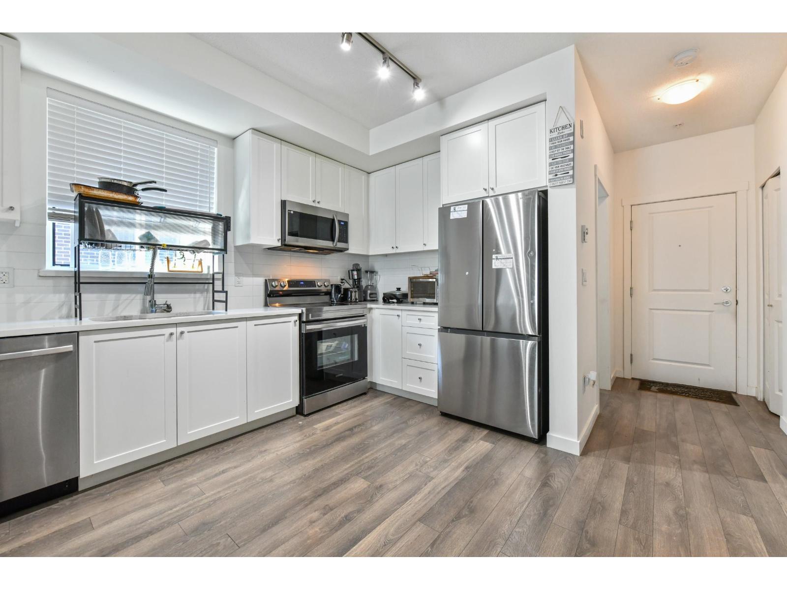 306 15848 Fraser Highway Property Photo 3