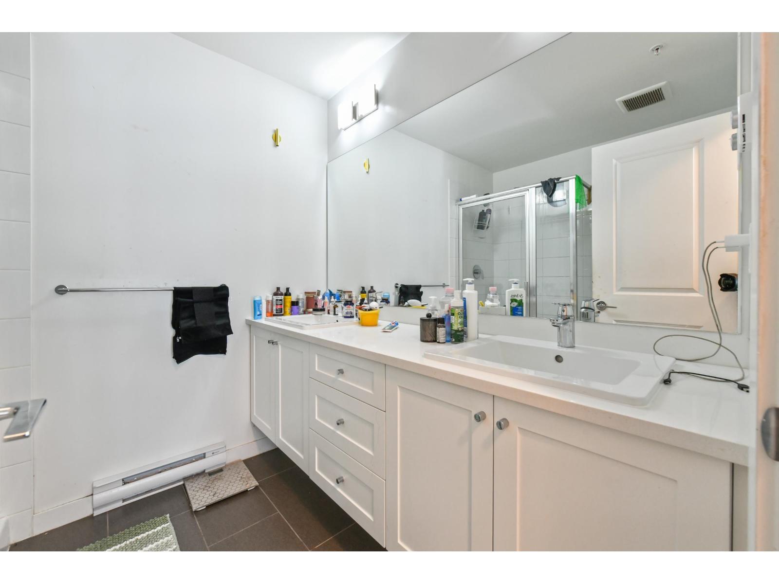 306 15848 Fraser Highway Property Photo 9