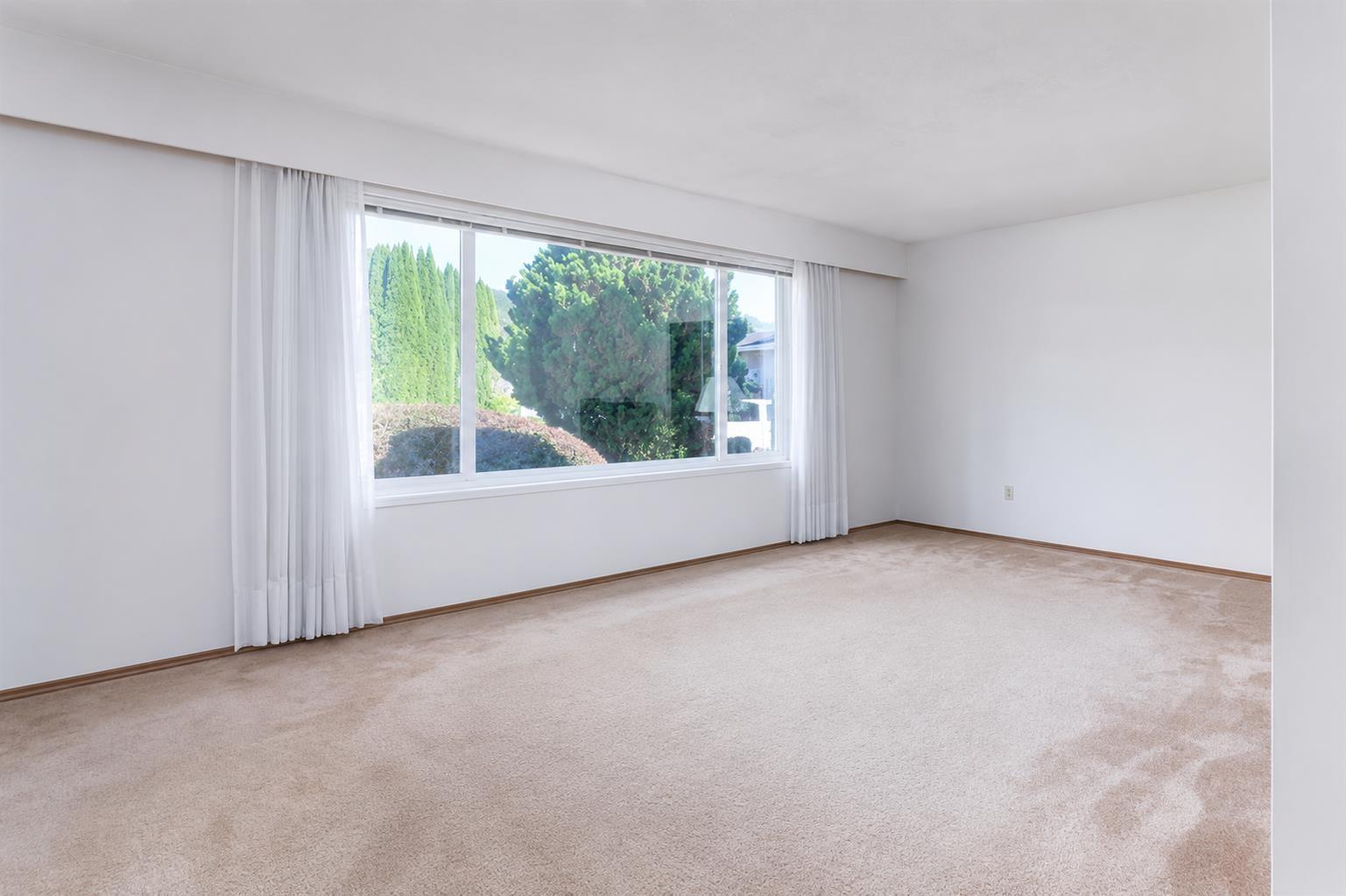 9835 Angus Drive Property Photo 2