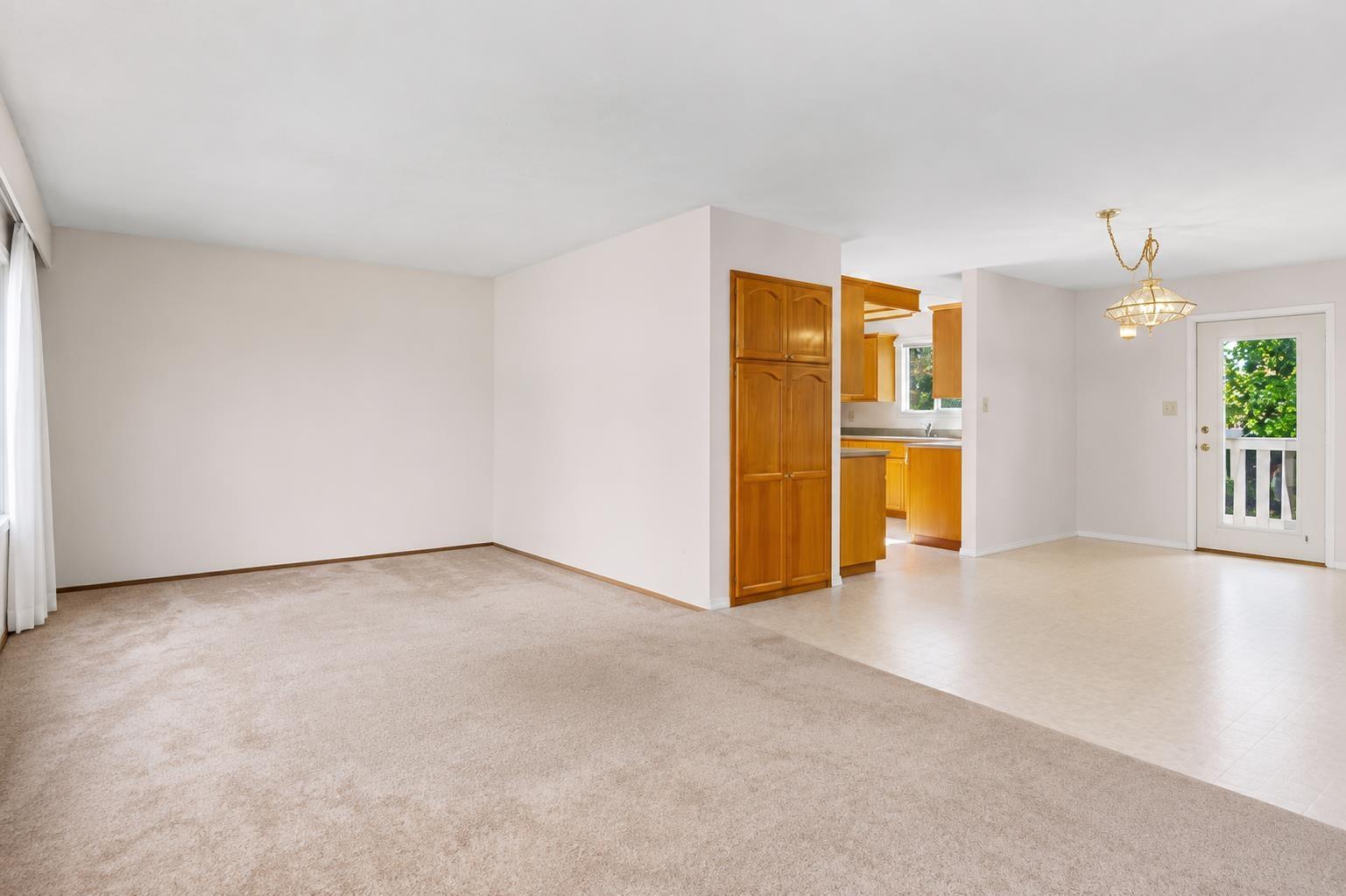 9835 Angus Drive Property Photo 3