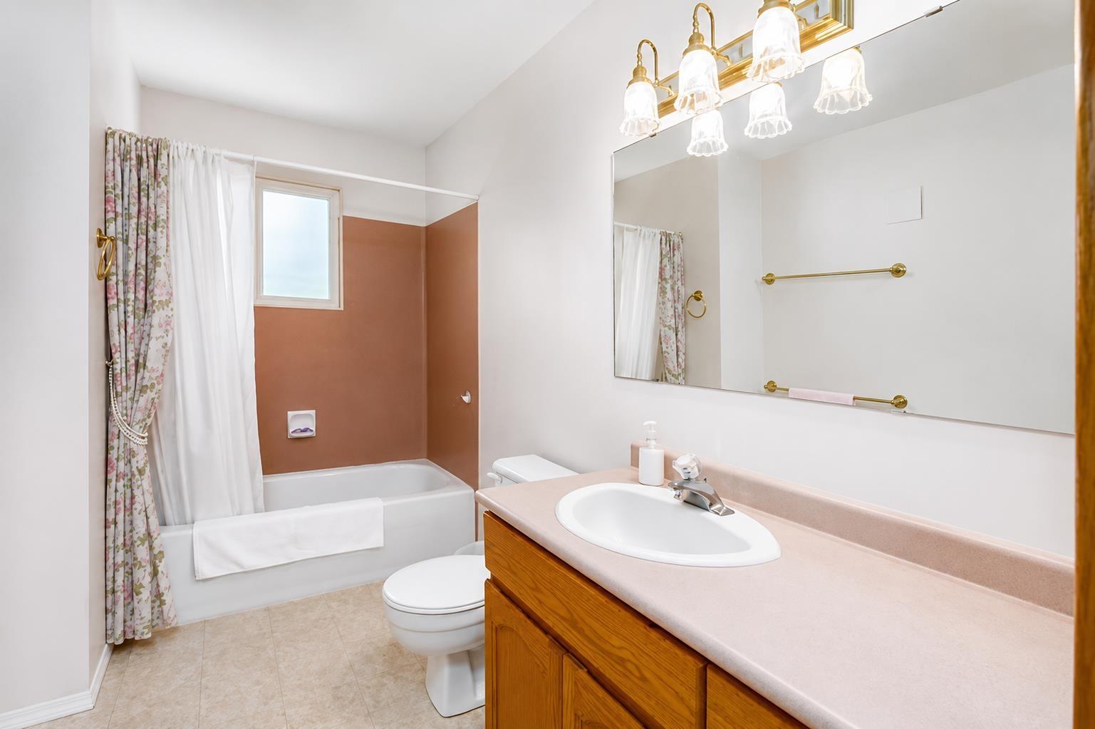 9835 Angus Drive Property Photo 8
