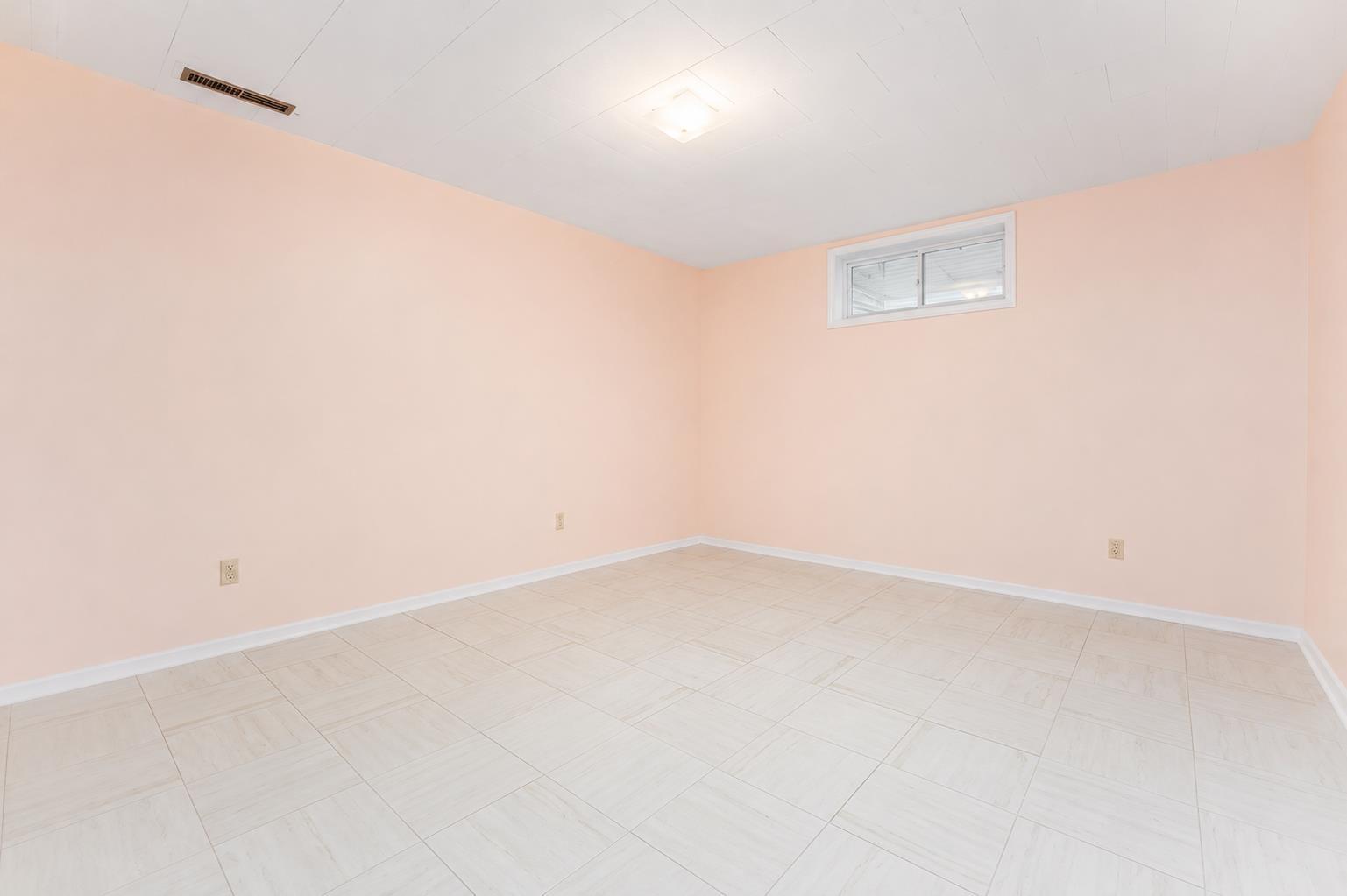 9835 Angus Drive Property Photo 9