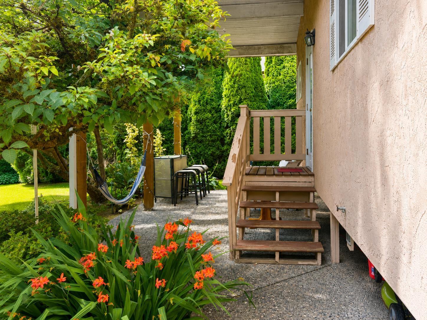 9835 Angus Drive Property Photo 14