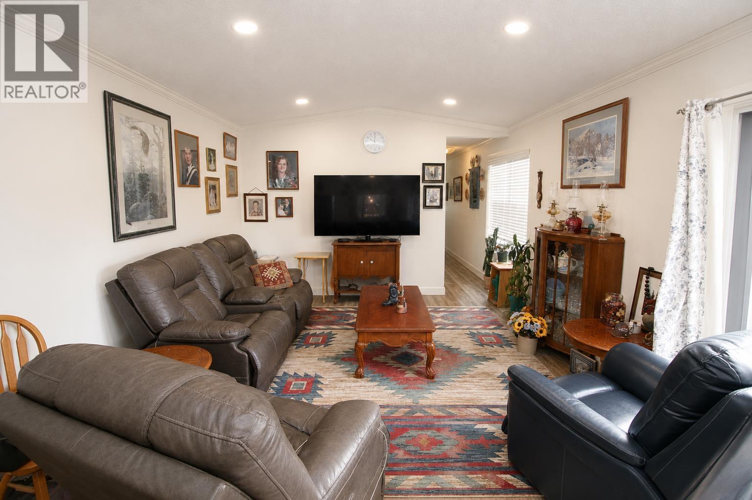 12 3960 Drive In Road Property Photo 4