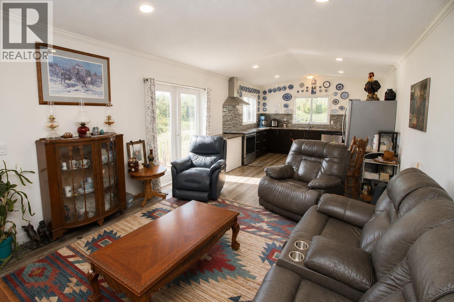 12 3960 Drive In Road Property Photo 5