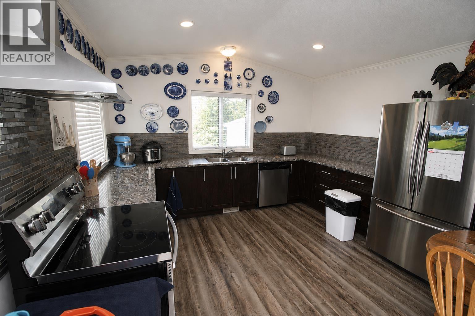 12 3960 Drive In Road Property Photo 9