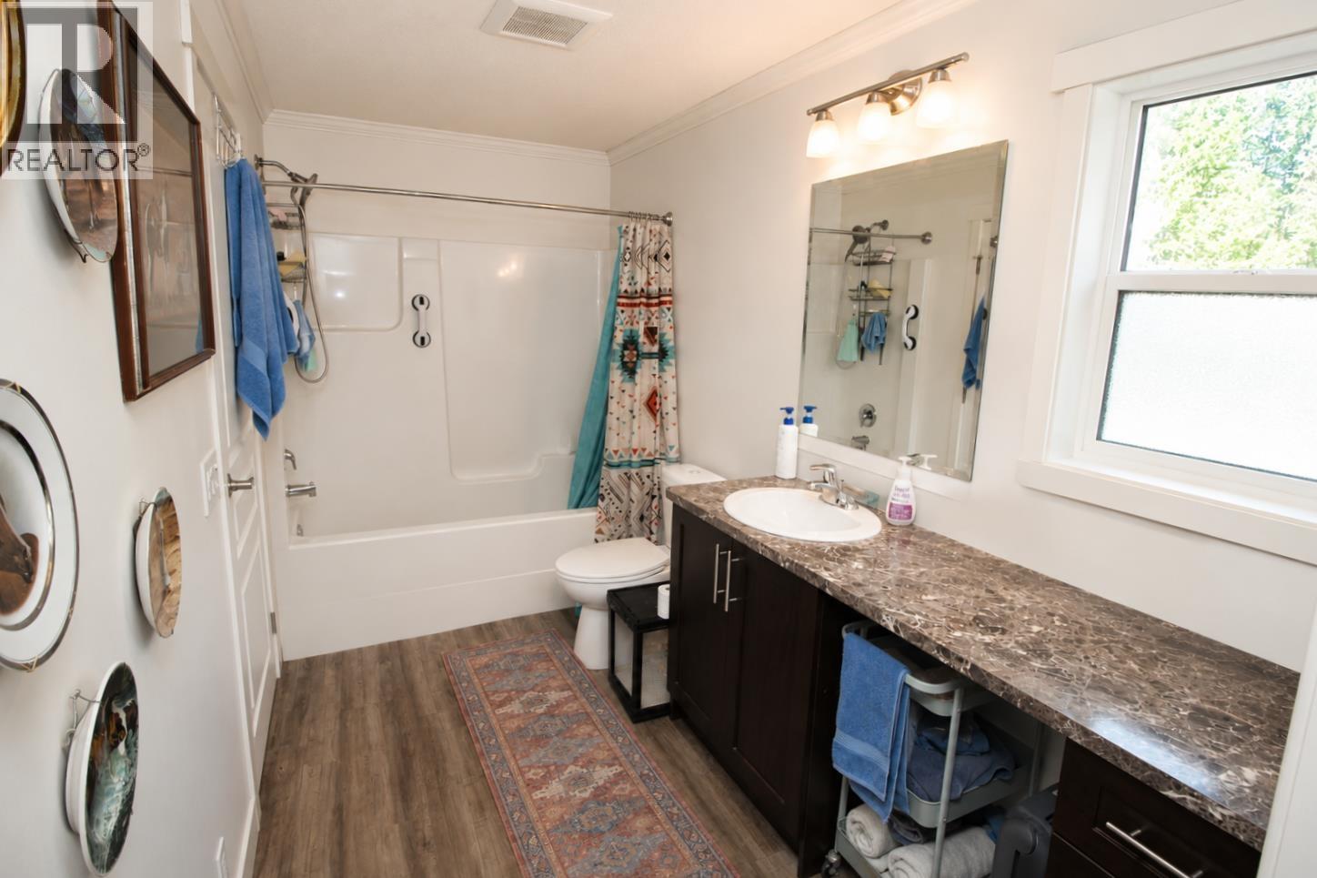 12 3960 Drive In Road Property Photo 15