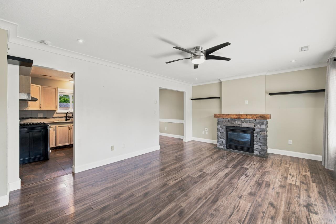 26647 30a Avenue Property Photo 5
