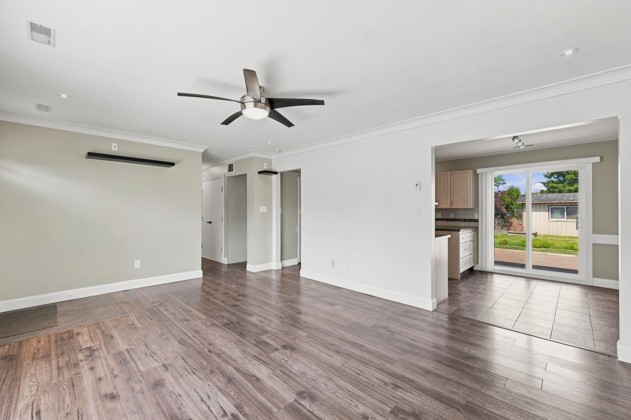 26647 30a Avenue Property Photo 7