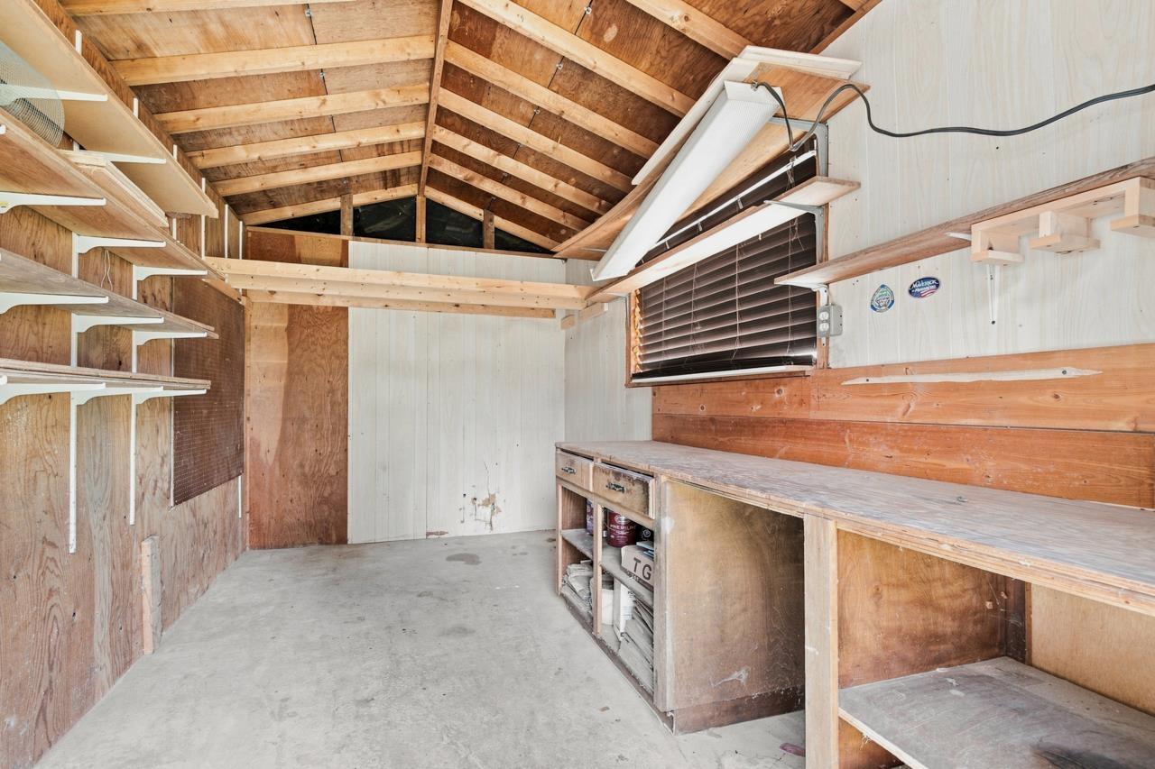 26647 30a Avenue Property Photo 23