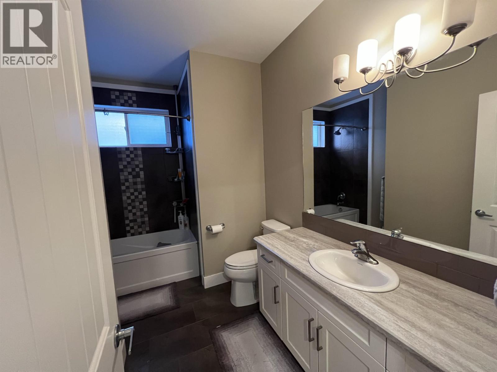 11107 115 Avenue Property Photo 21