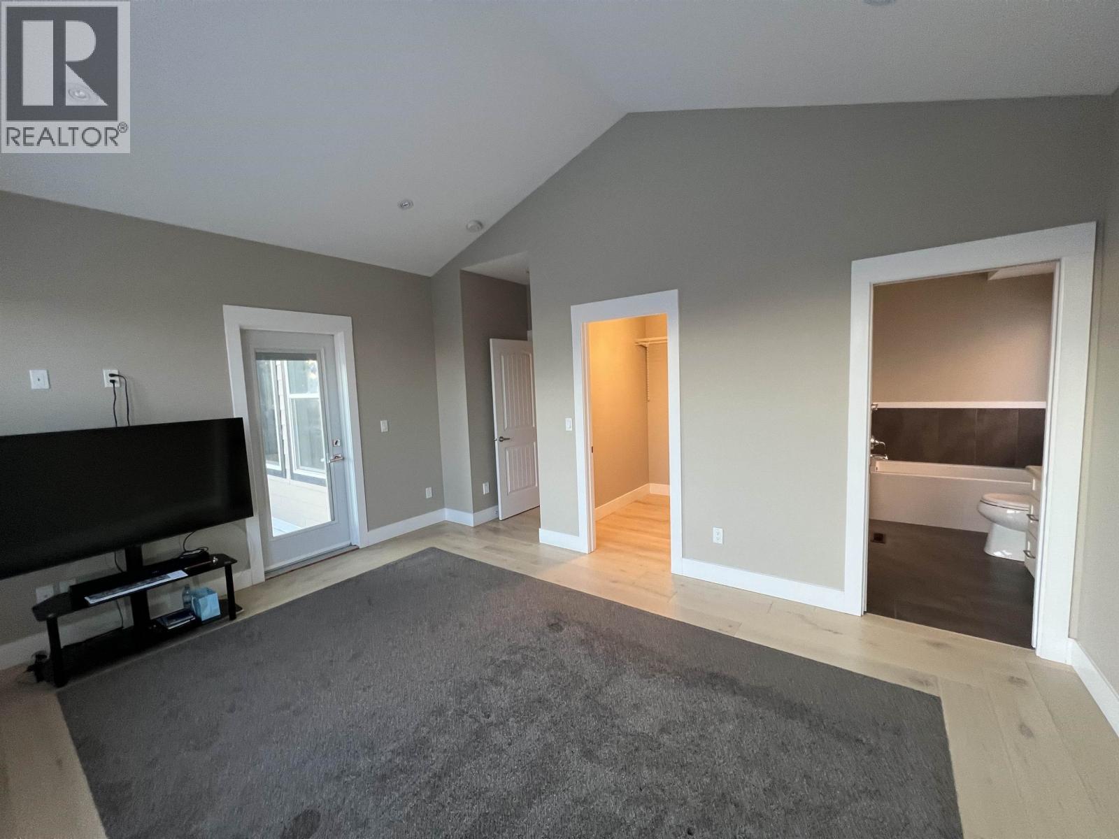 11107 115 Avenue Property Photo 25
