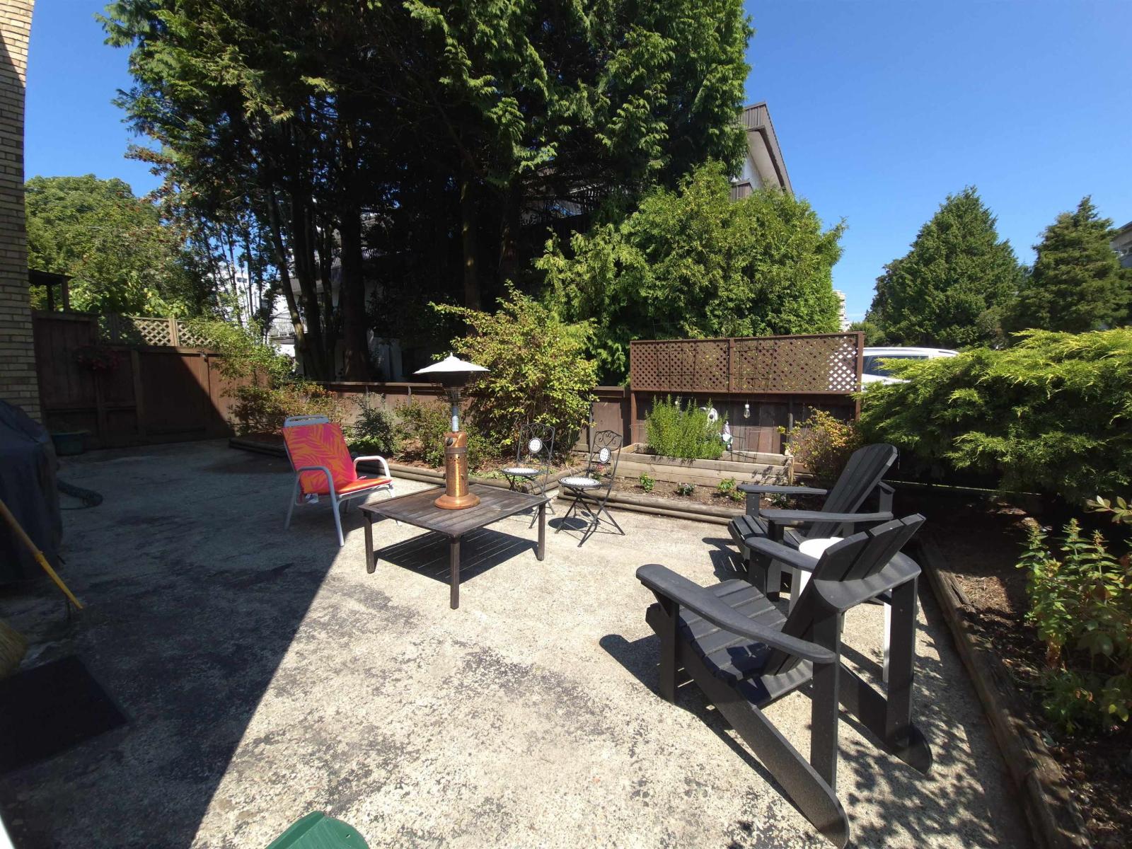 106 15265 Roper Avenue Property Photo 3