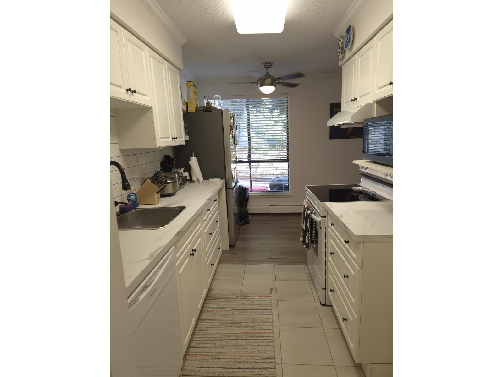 106 15265 Roper Avenue Property Photo 11