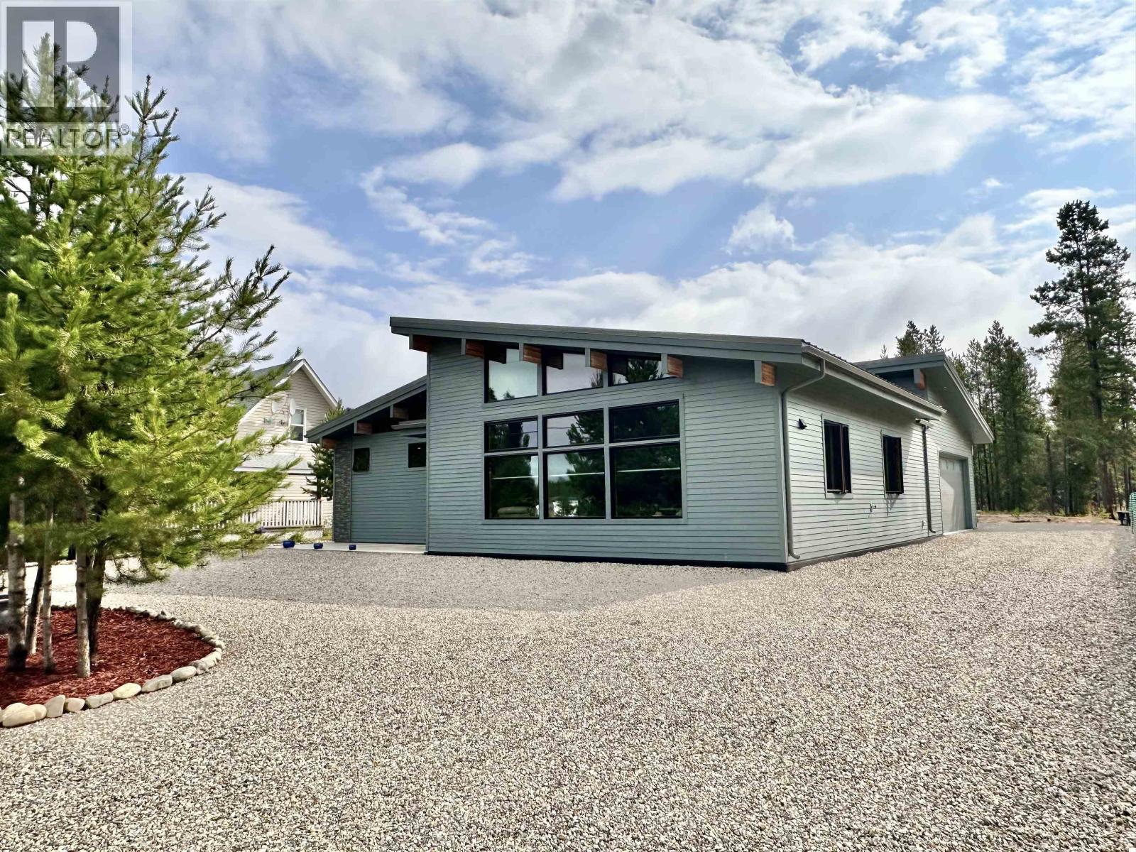 209 DOGWOOD STREET Property Photo 1