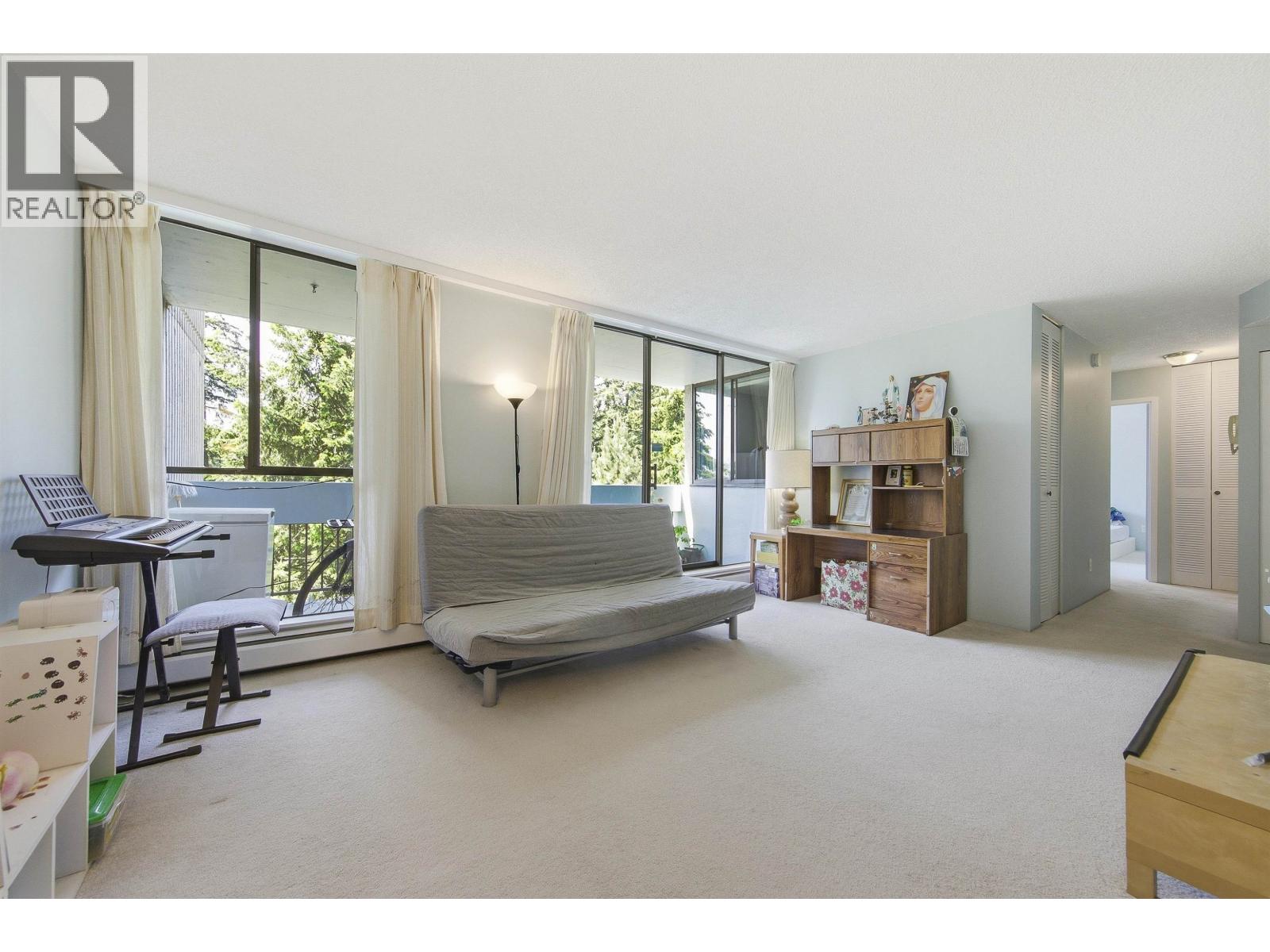 801 6689 WILLINGDON AVENUE Property Photo 1