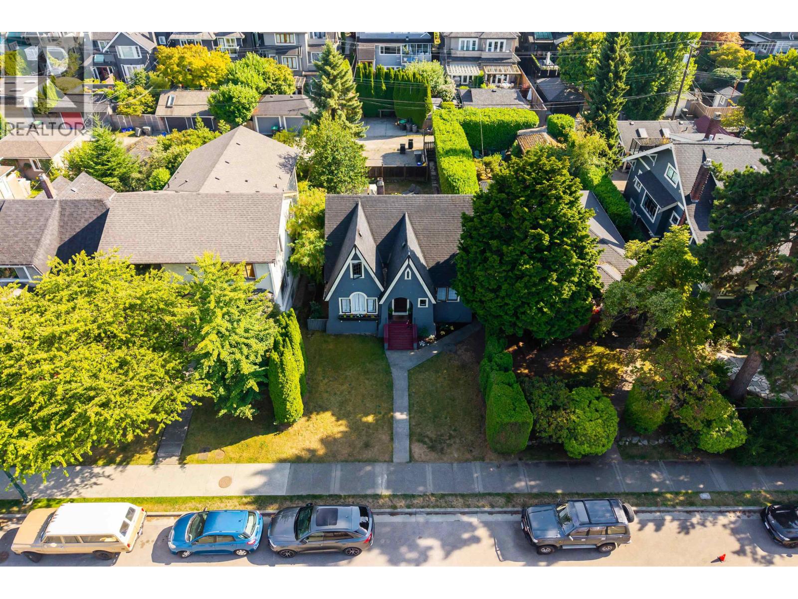 3026 Point Grey Road Property Photo 3