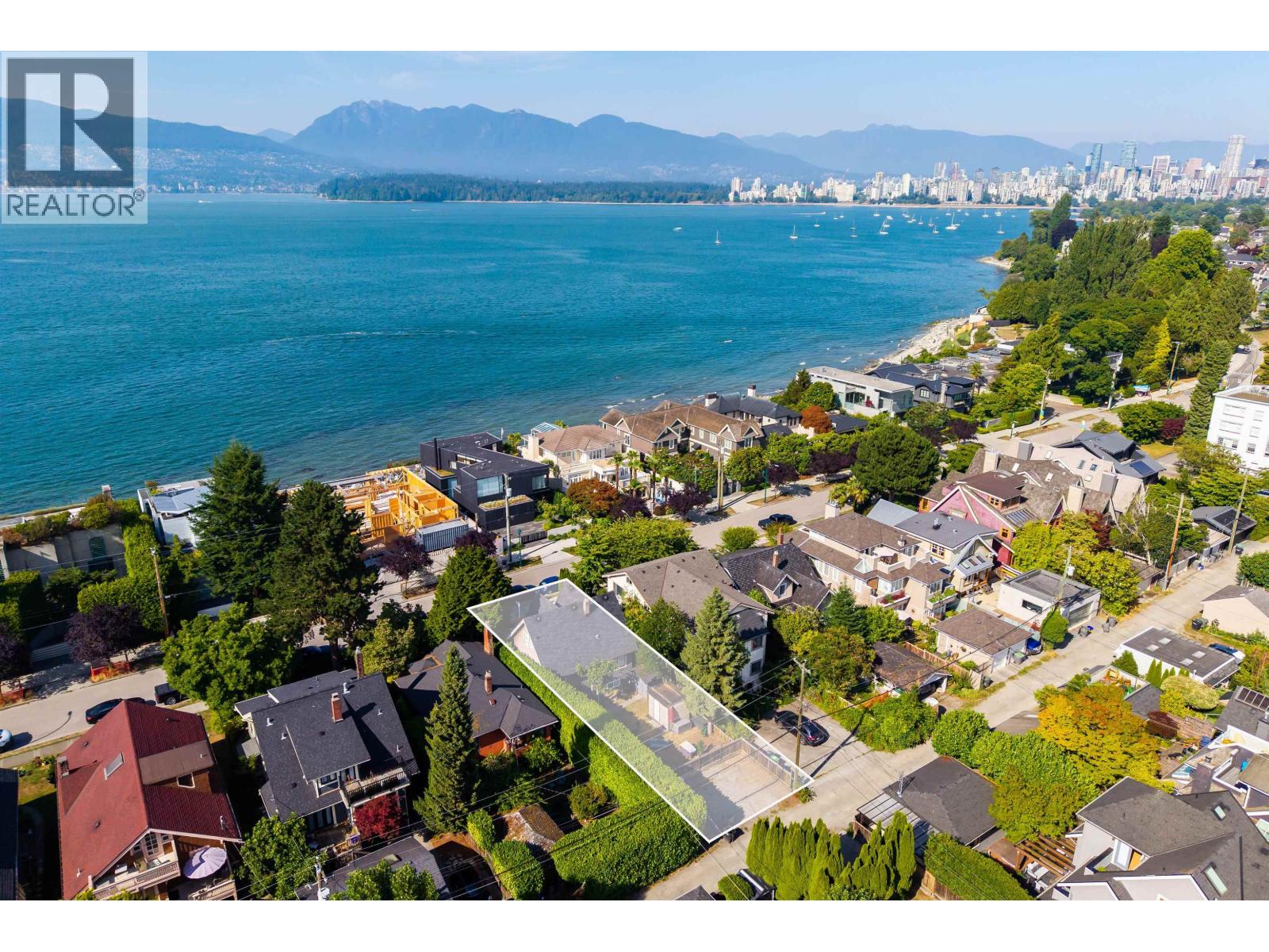 3026 Point Grey Road Property Photo 5