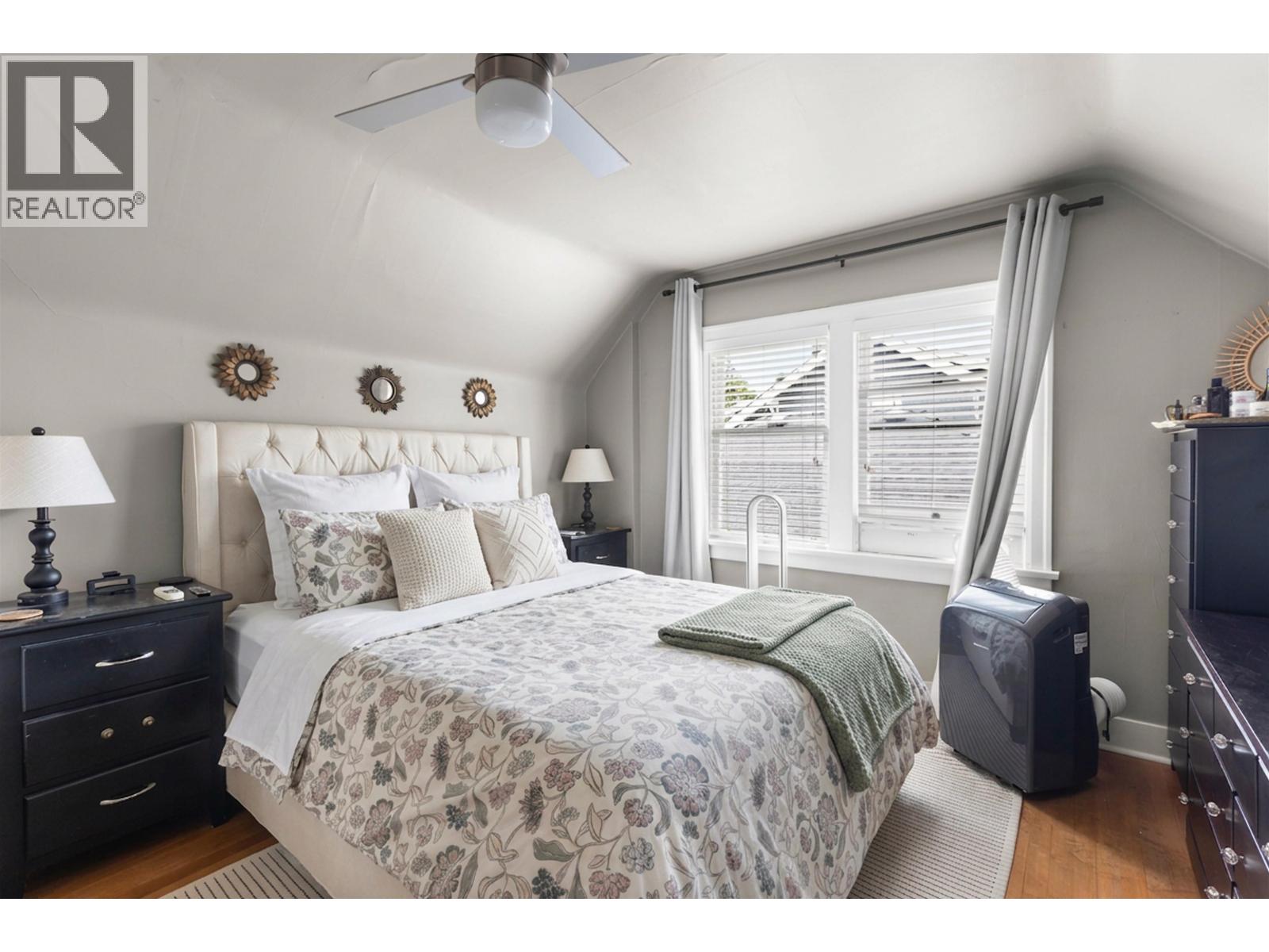 3026 Point Grey Road Property Photo 16