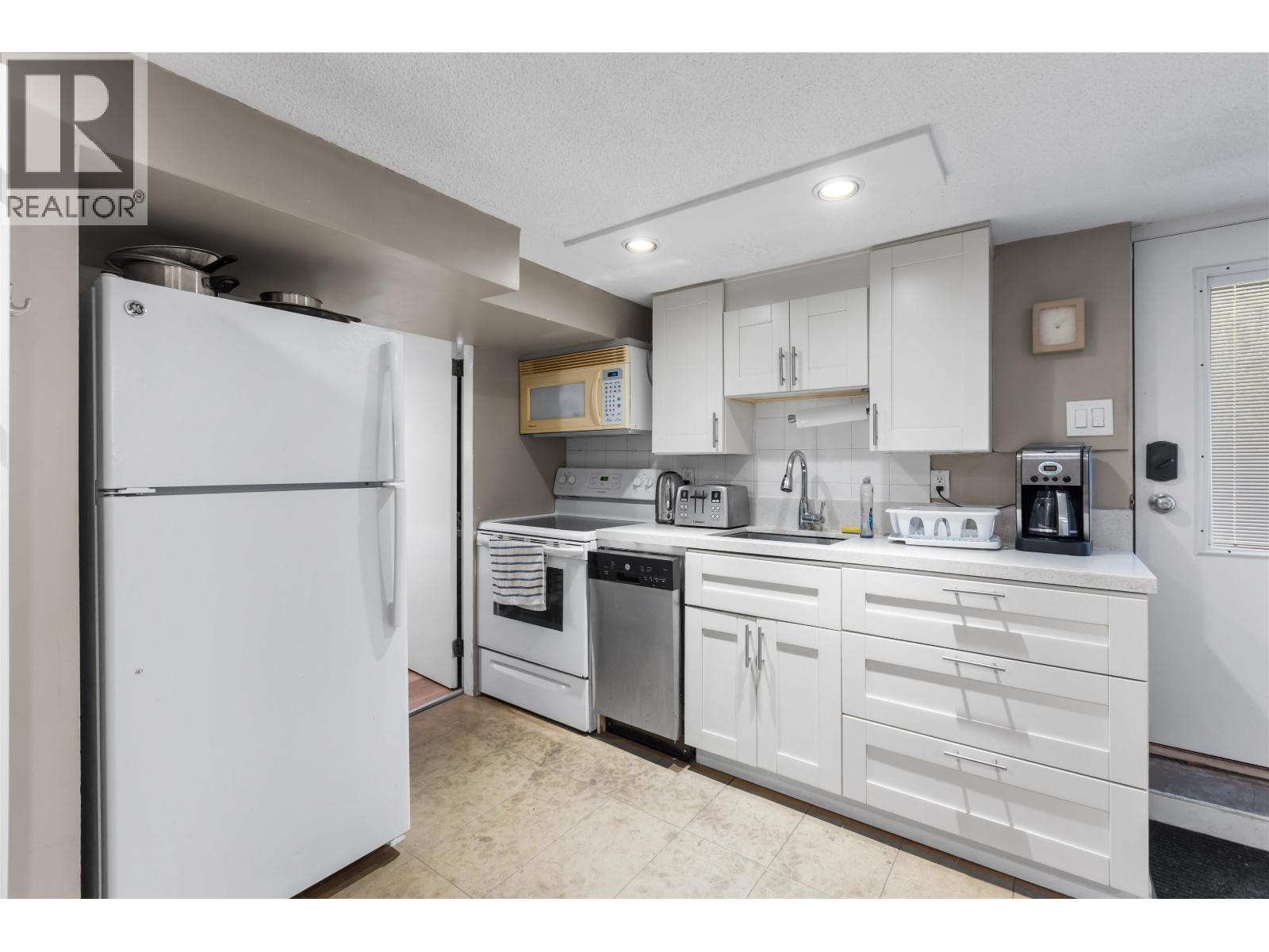 3026 Point Grey Road Property Photo 24
