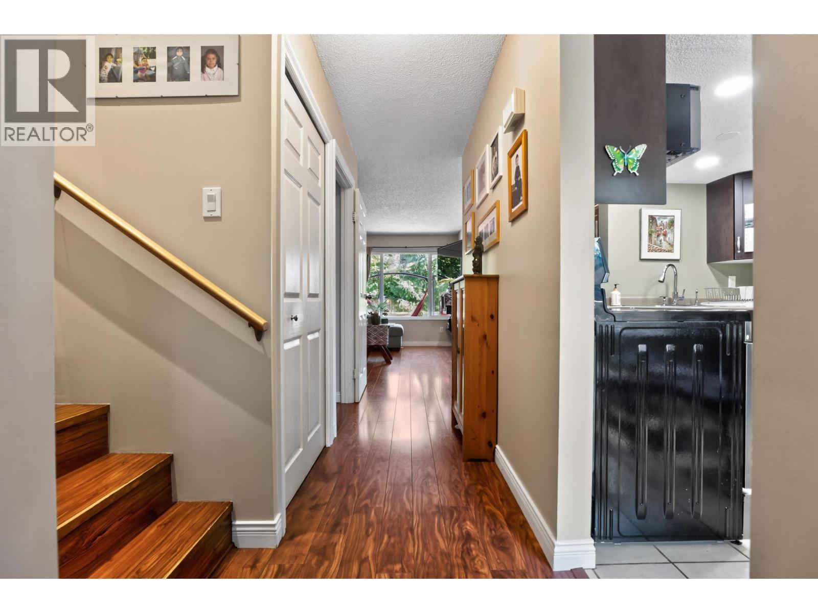 461 Carlsen Place Property Photo 4