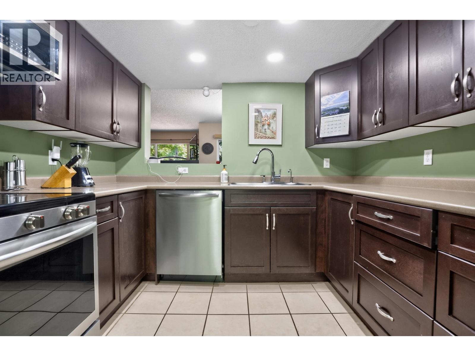 461 Carlsen Place Property Photo 7