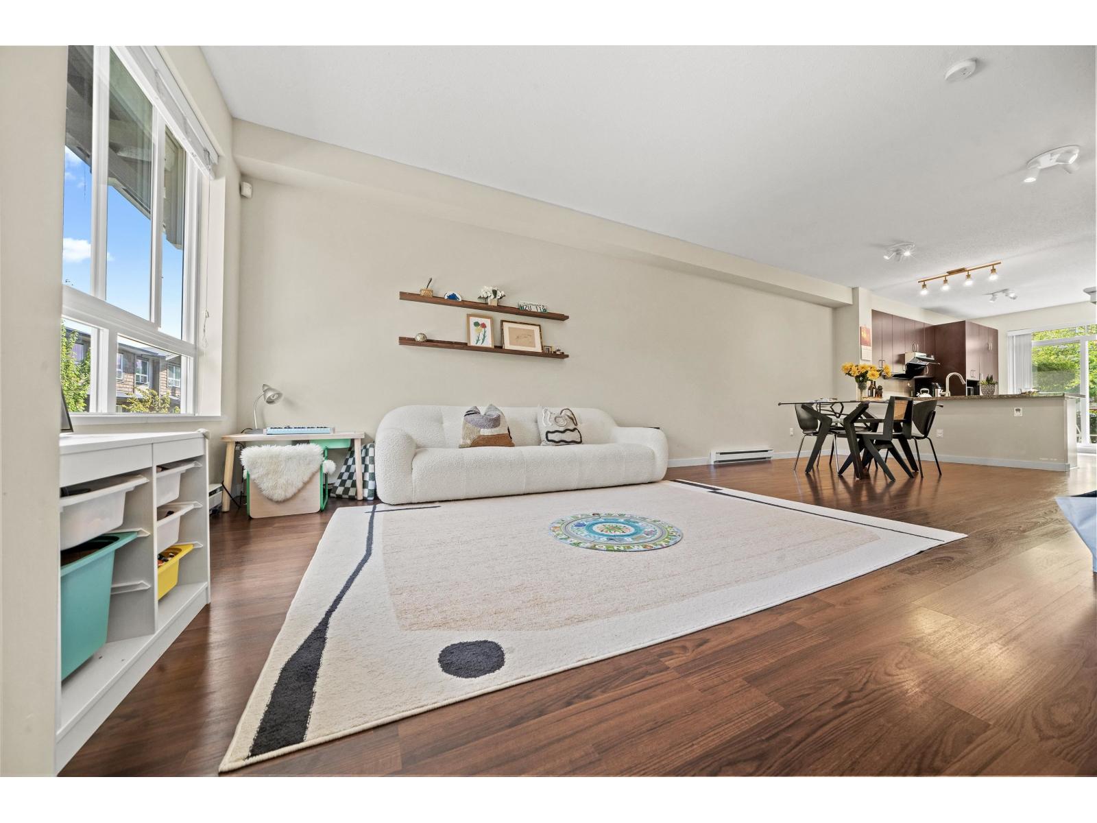 94 2729 158 Street Property Photo 3
