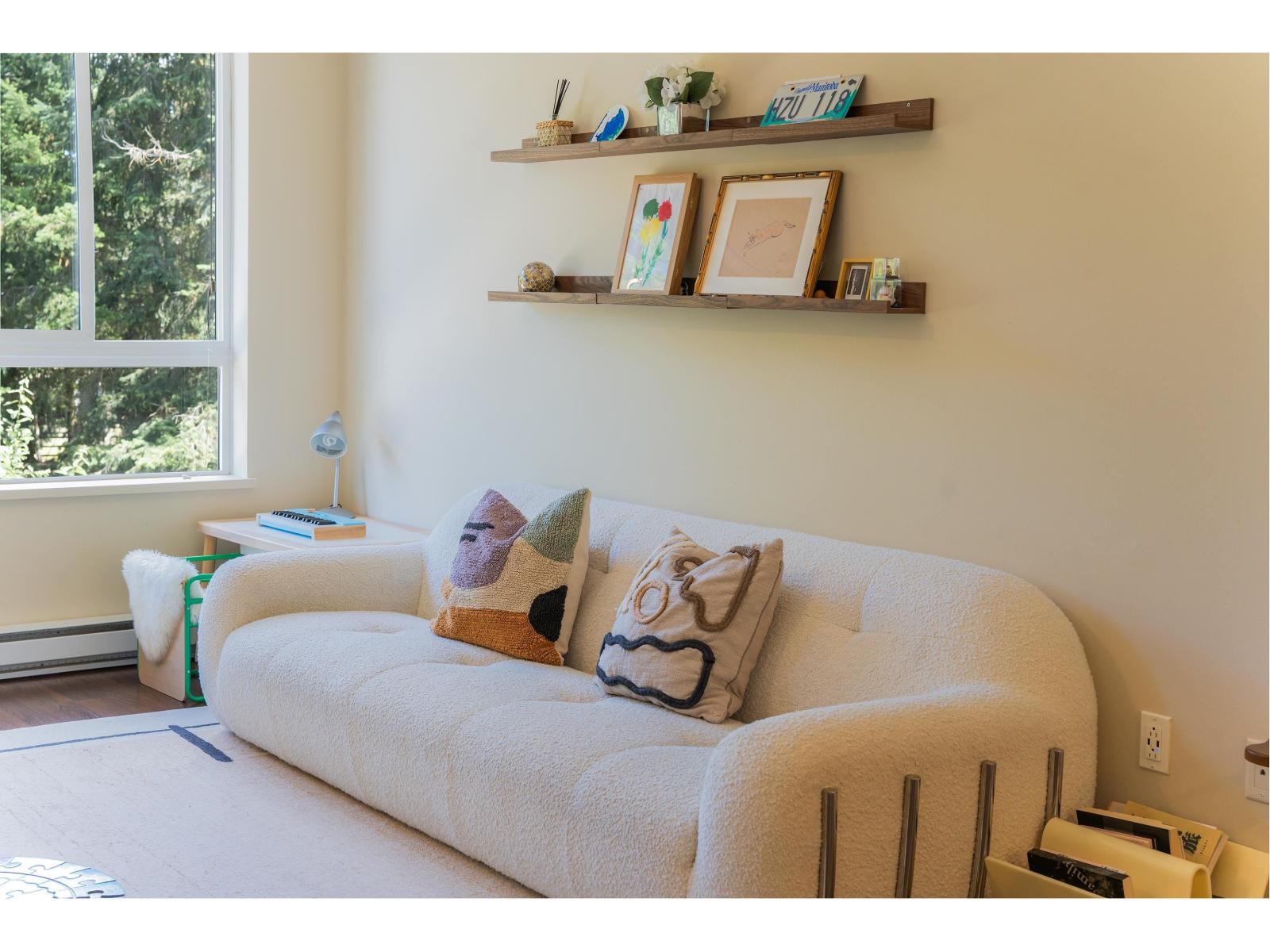 94 2729 158 Street Property Photo 5