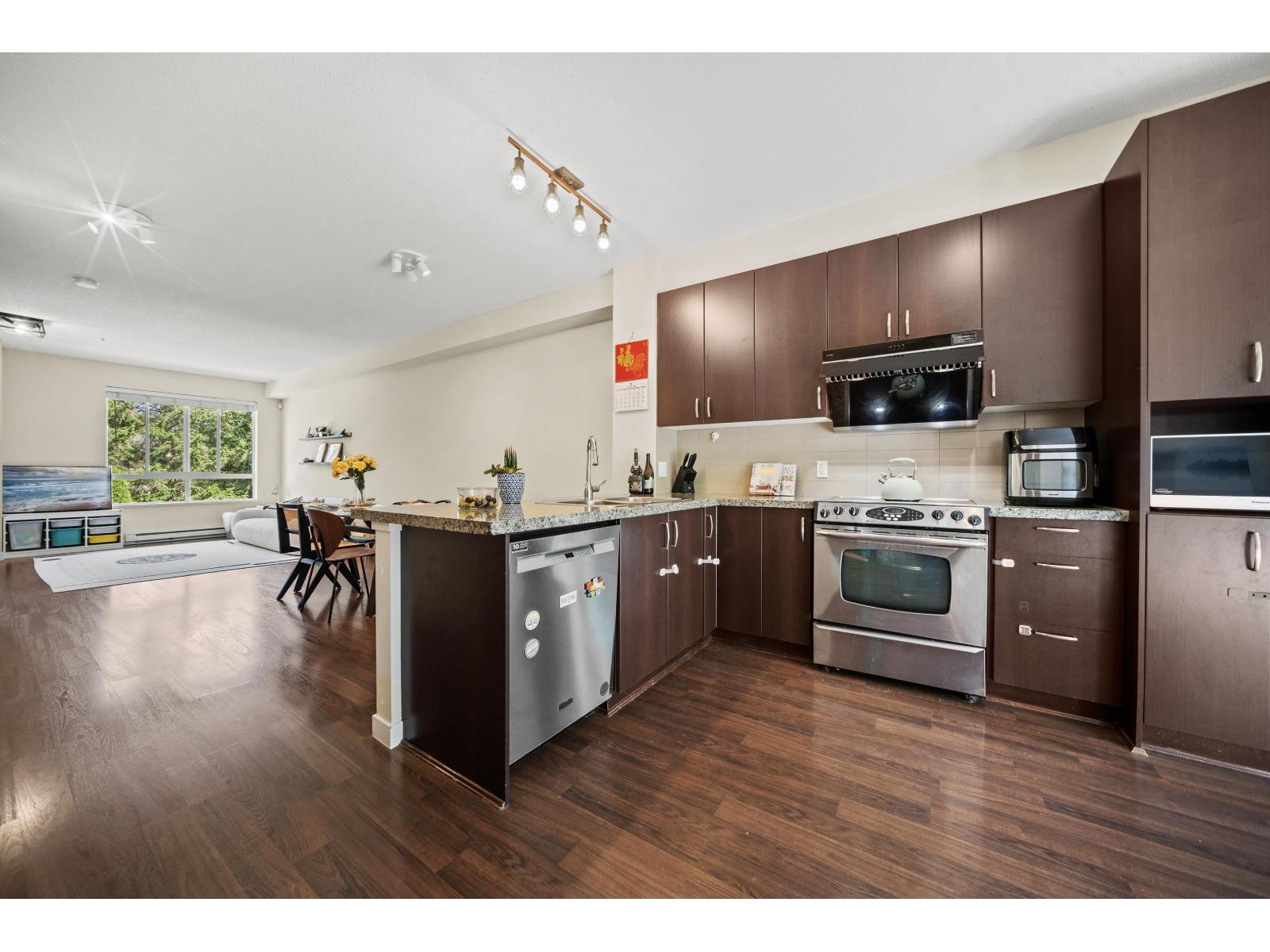 94 2729 158 Street Property Photo 12