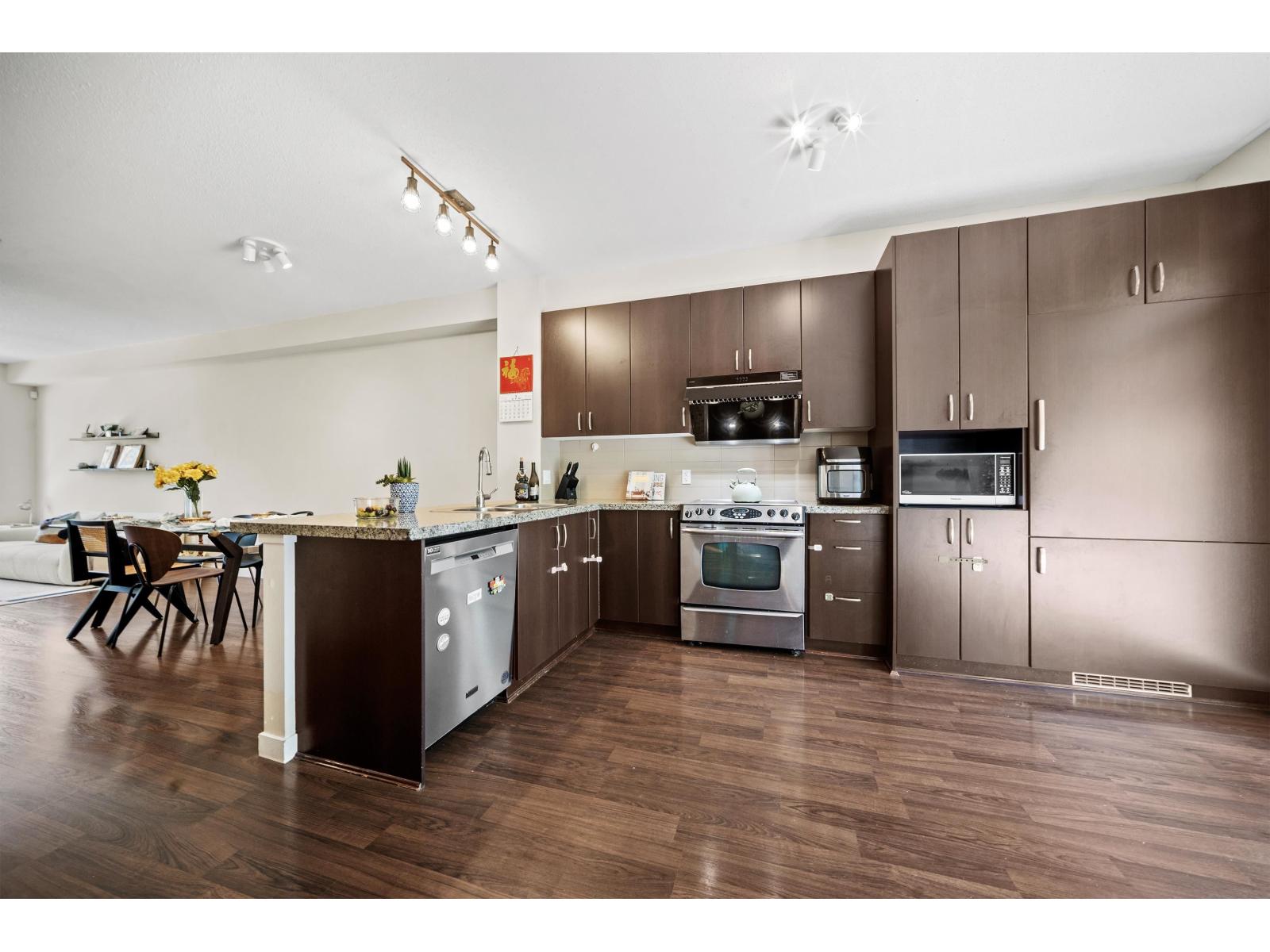 94 2729 158 Street Property Photo 13