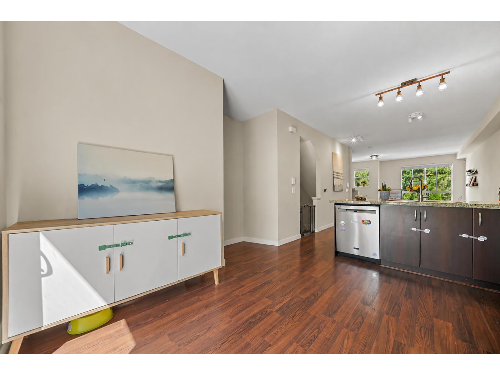 94 2729 158 Street Property Photo 16