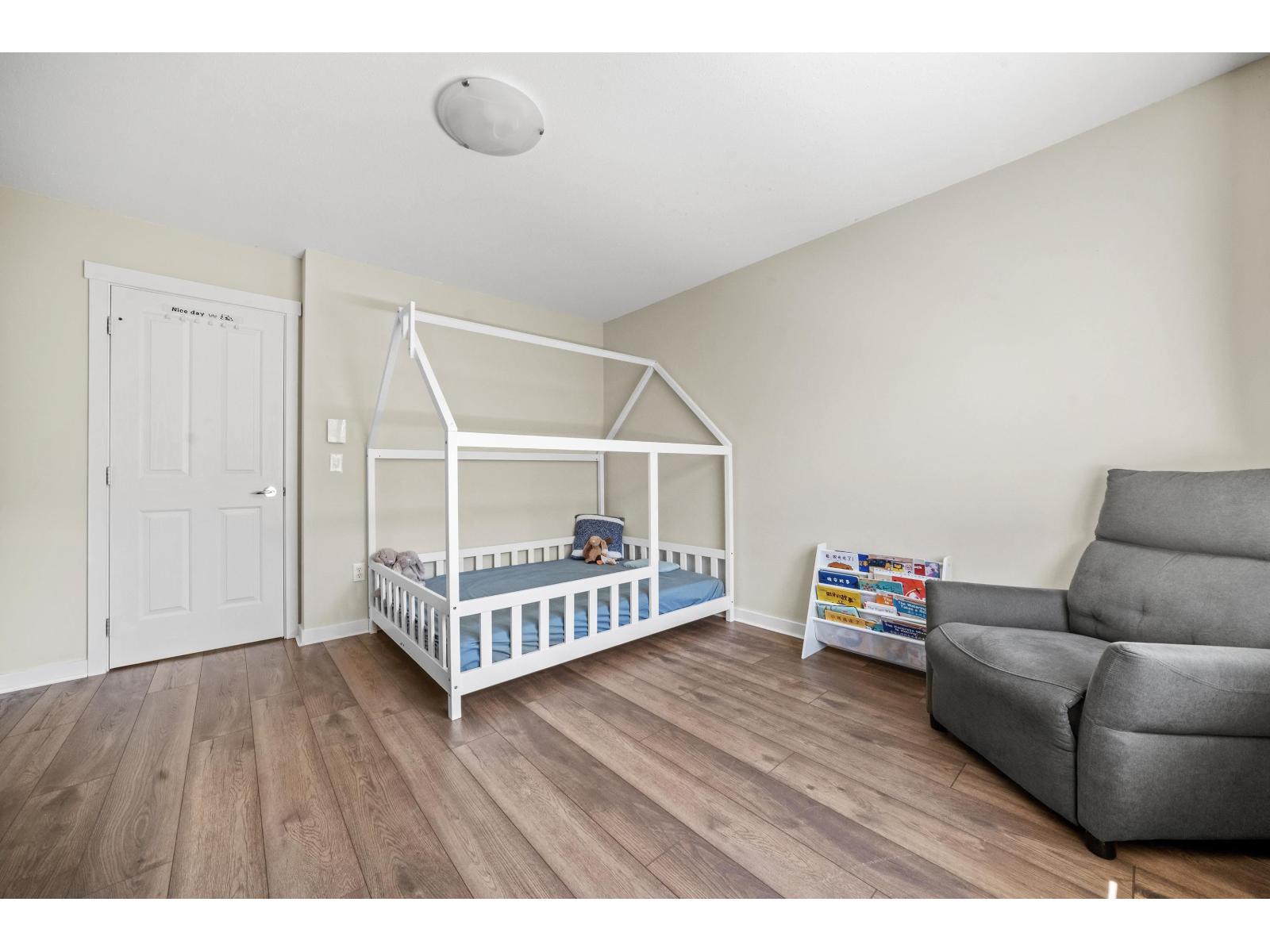 94 2729 158 Street Property Photo 24