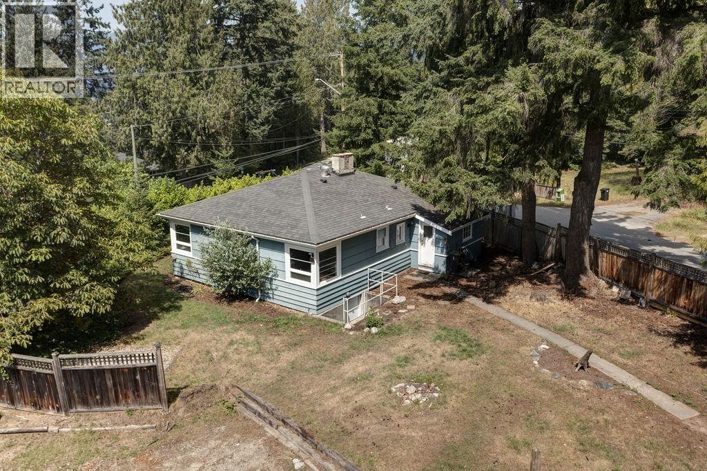 5724 Porpoise Bay Road Property Photo 7