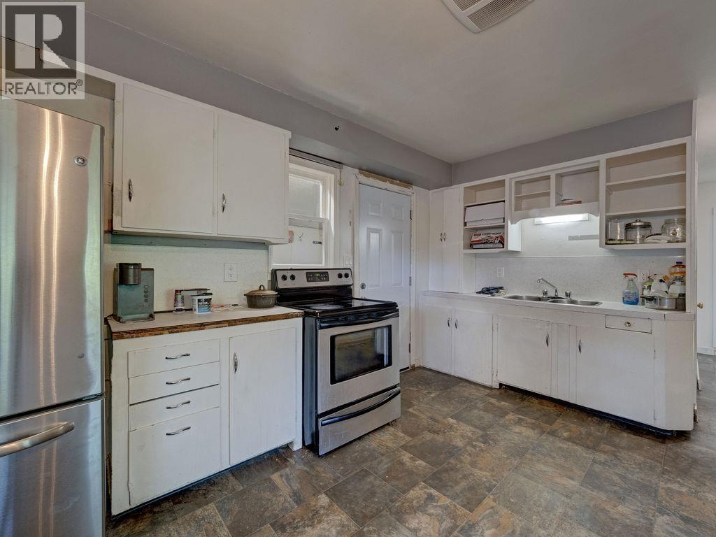 5724 Porpoise Bay Road Property Photo 12