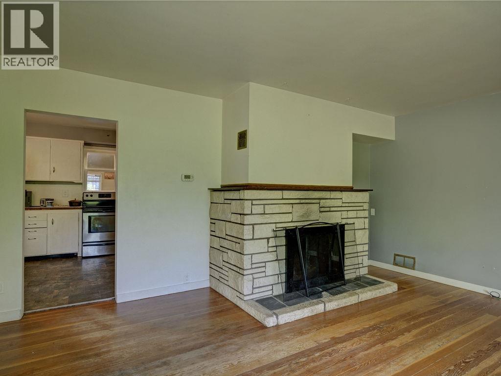 5724 Porpoise Bay Road Property Photo 13