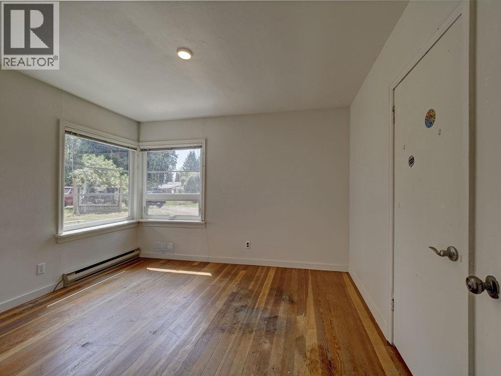 5724 Porpoise Bay Road Property Photo 17
